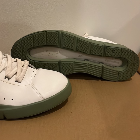 ON sneaker - Picture 8 of 10